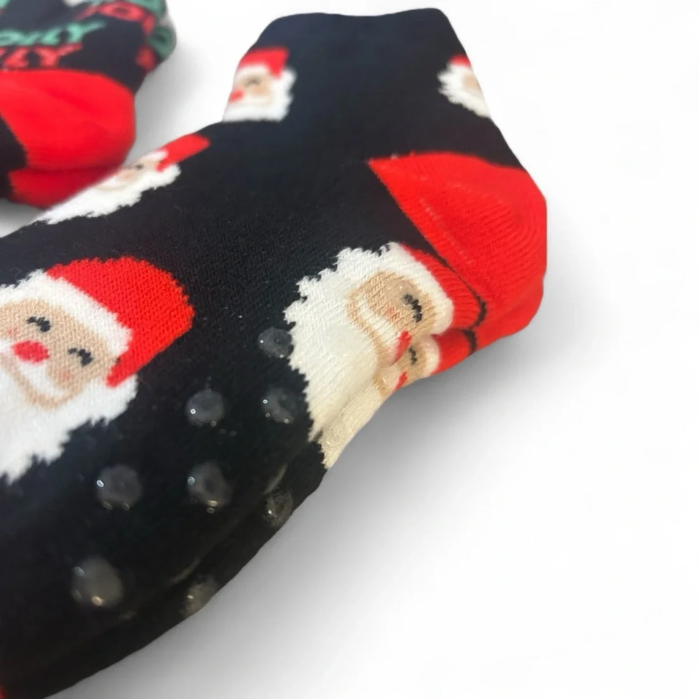 Festive Christmas Youth Socks - The COZY Sock Collection -‎ NWT - (2) Pair